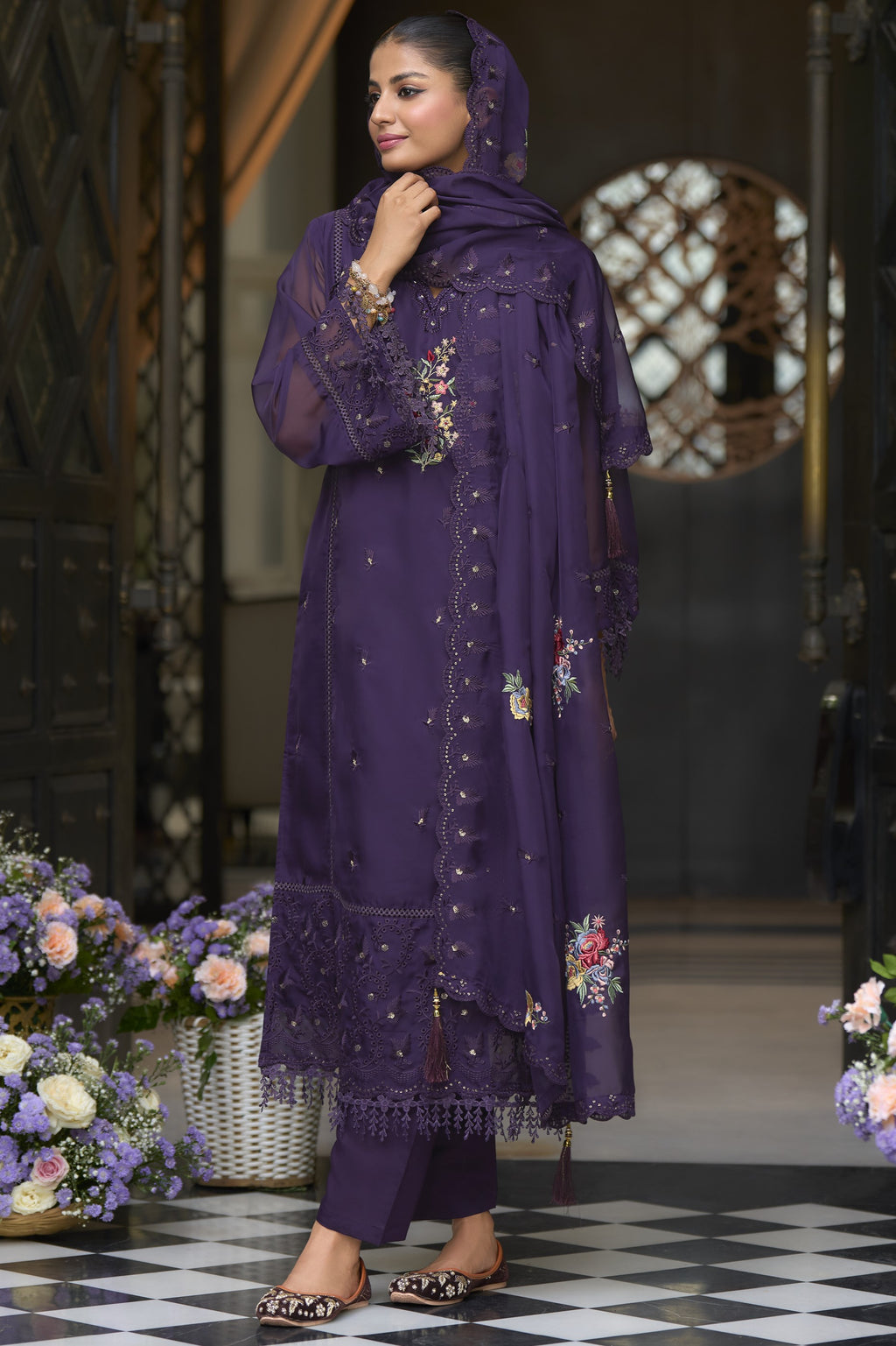 Navy Blue Blooming Organza Kameez with Pant For Indian Festivals & Weddings - Embroidery Work