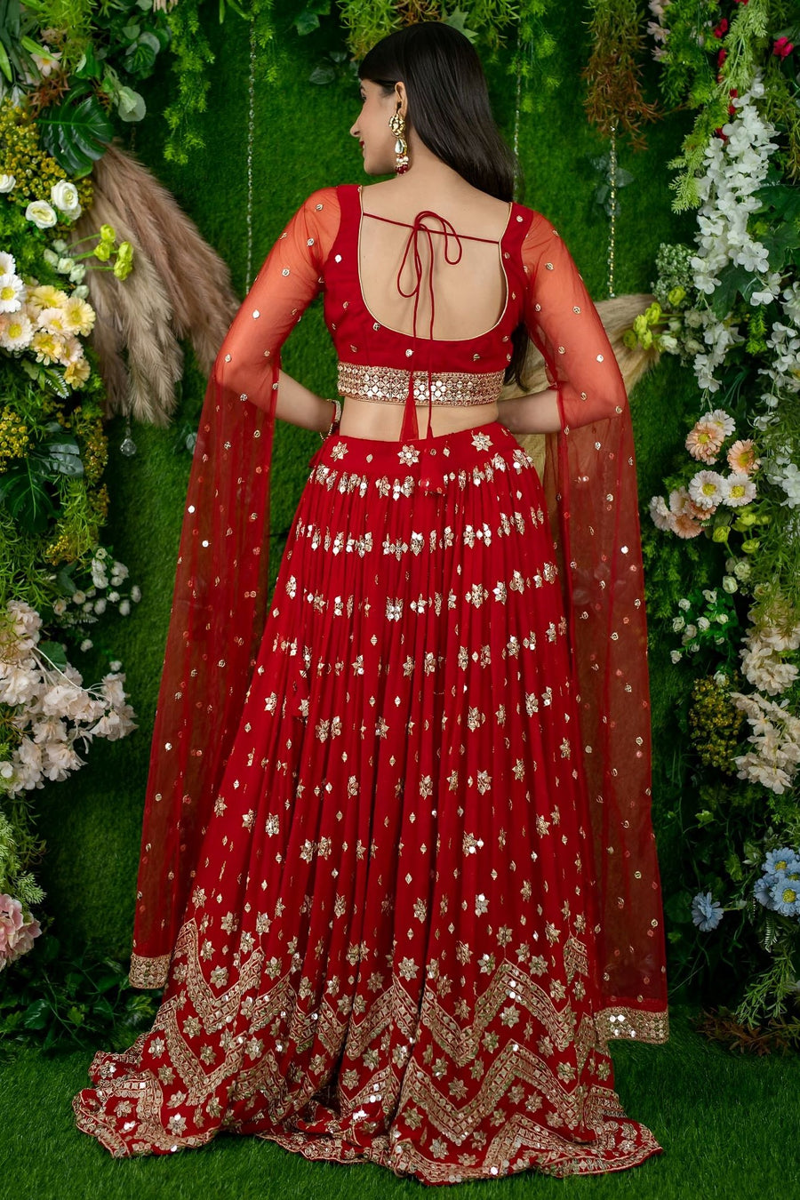 Red Folder Mese Lena He Reception Lehenga Choli with Zari Work