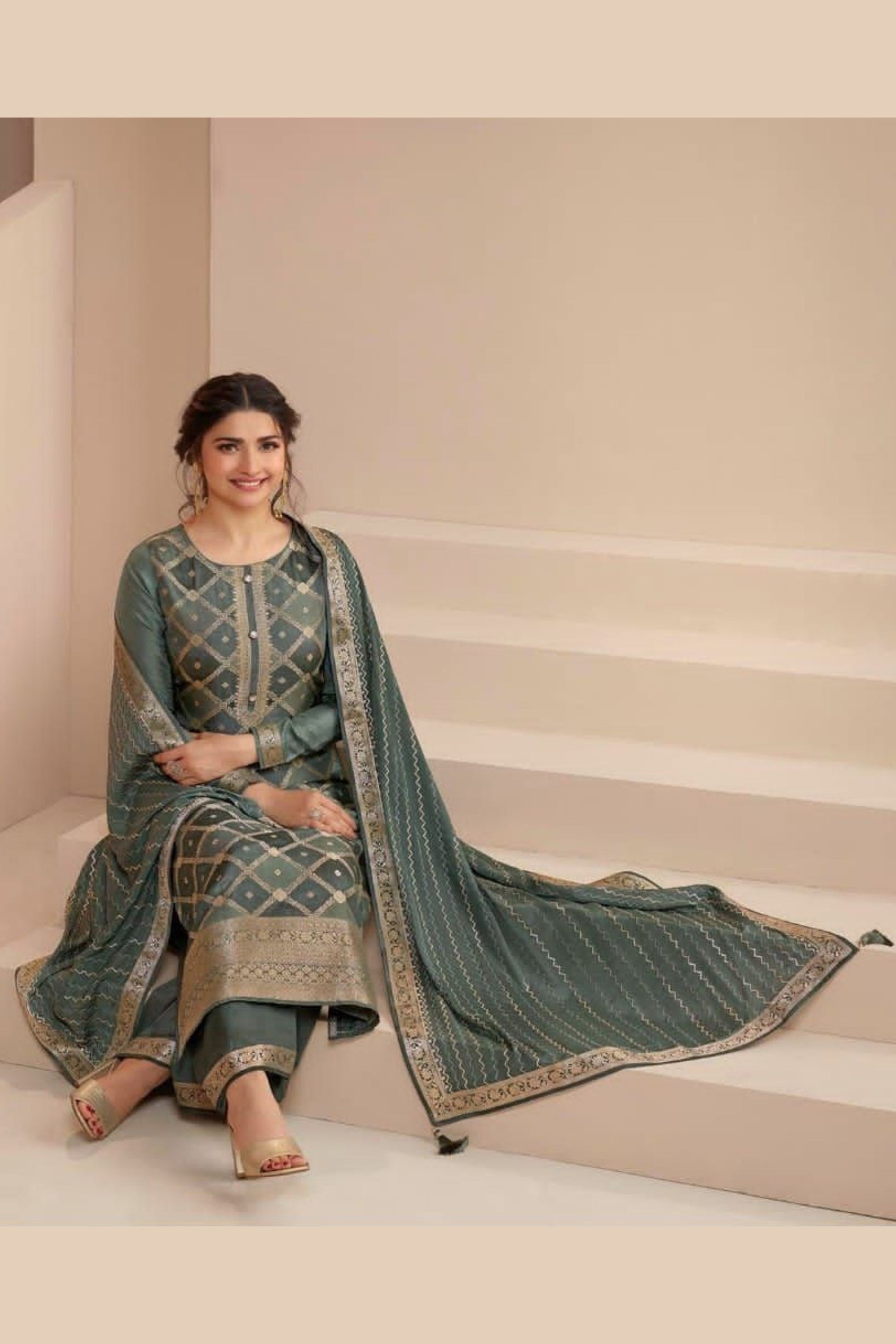 Gray Zari Dola Jacquard Salwar Kameez Suit For Indian Festivals & Pakistani Weddings Dress