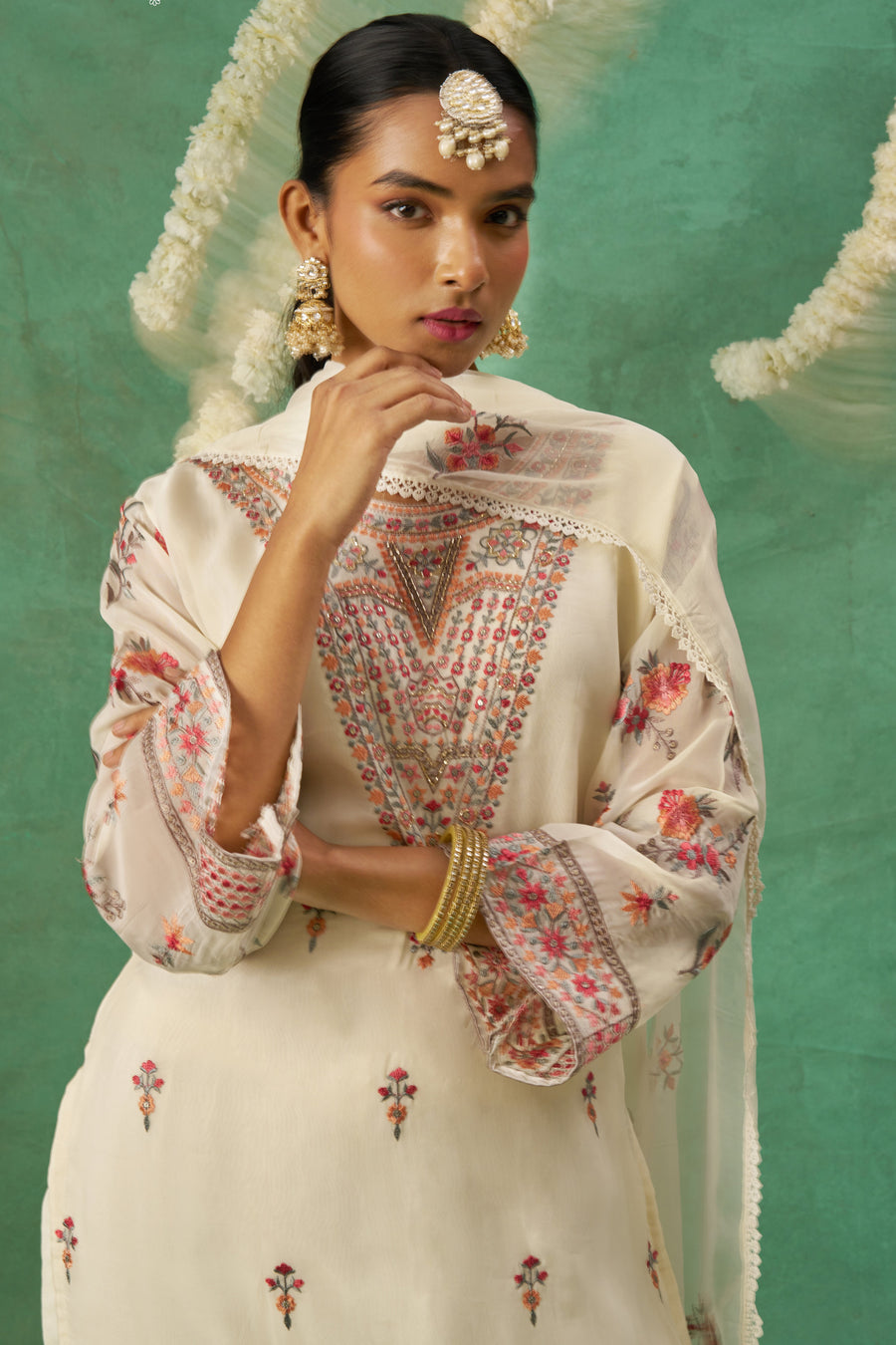 White Organza Kameez with Pant & Chiffon Dupatta For Ladies Indian Festivals & Weddings - Thread Embroidery Work