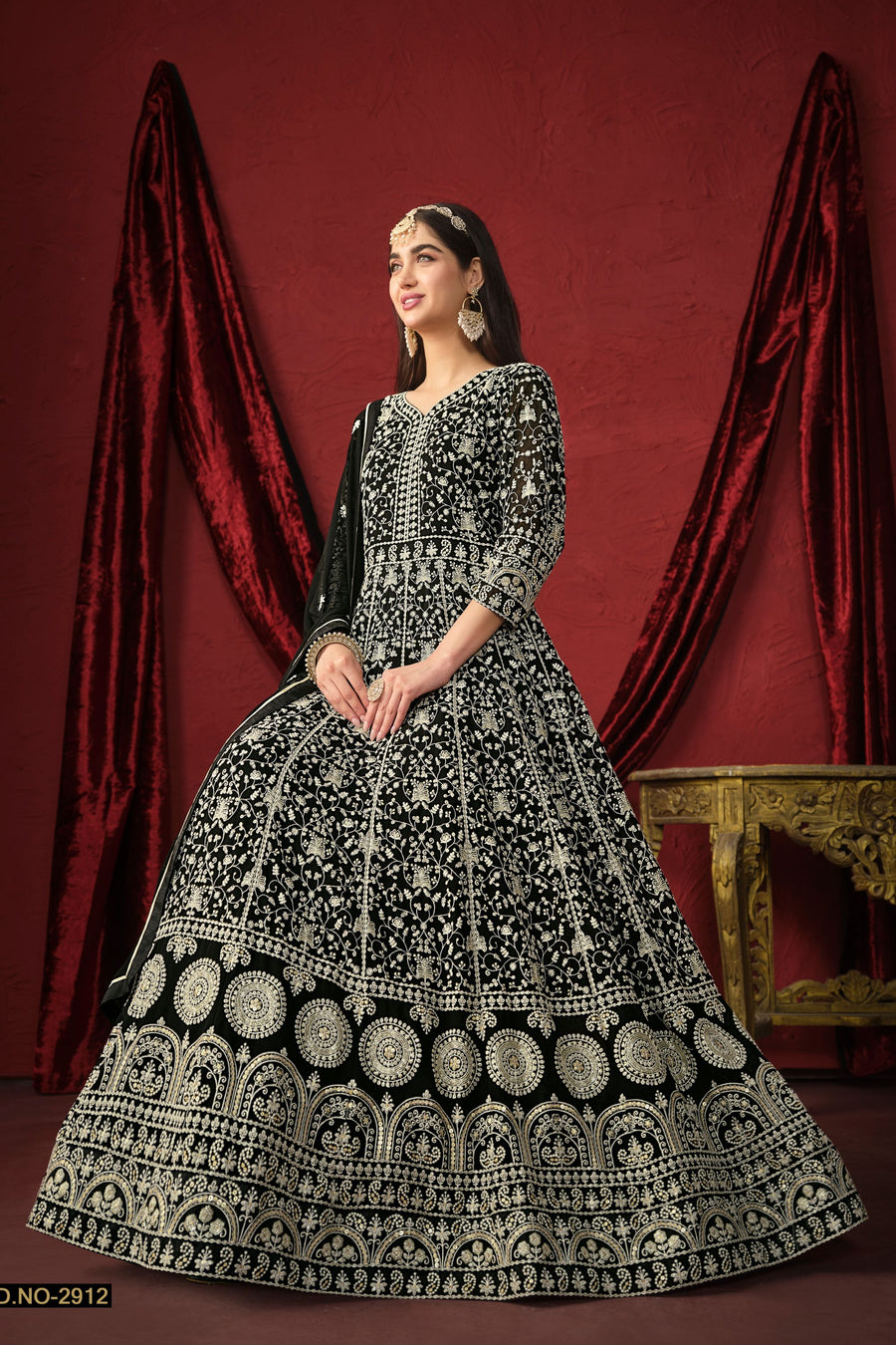 Black Georgette Anarkali Gown Female Dresses Pakistani Festivals - Thread Embroidery Work 40 Black Georgette Anarkali Gown Female Dresses Pakistani Festivals - Thread Embroidery Work 40