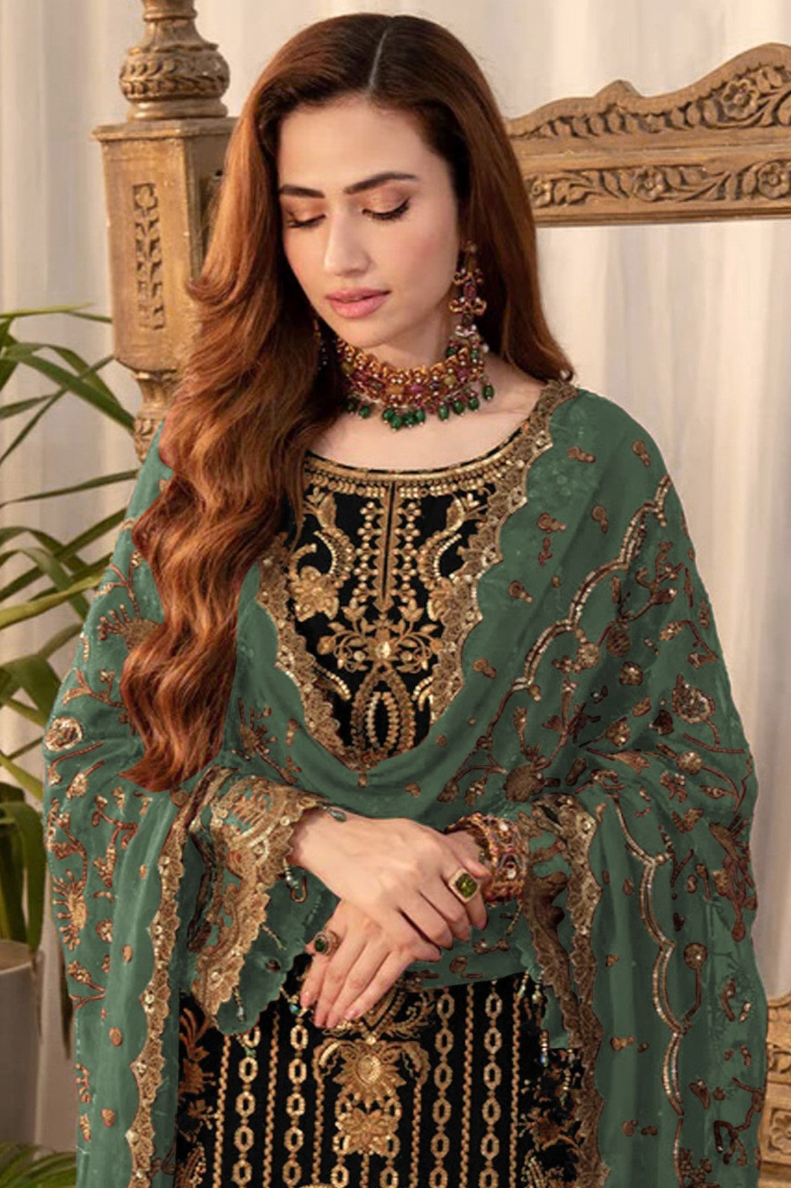 Black Georgette Kameez With Pant For Indian & Pakistani Wedding Festival - Thread & Sequence Embroidery