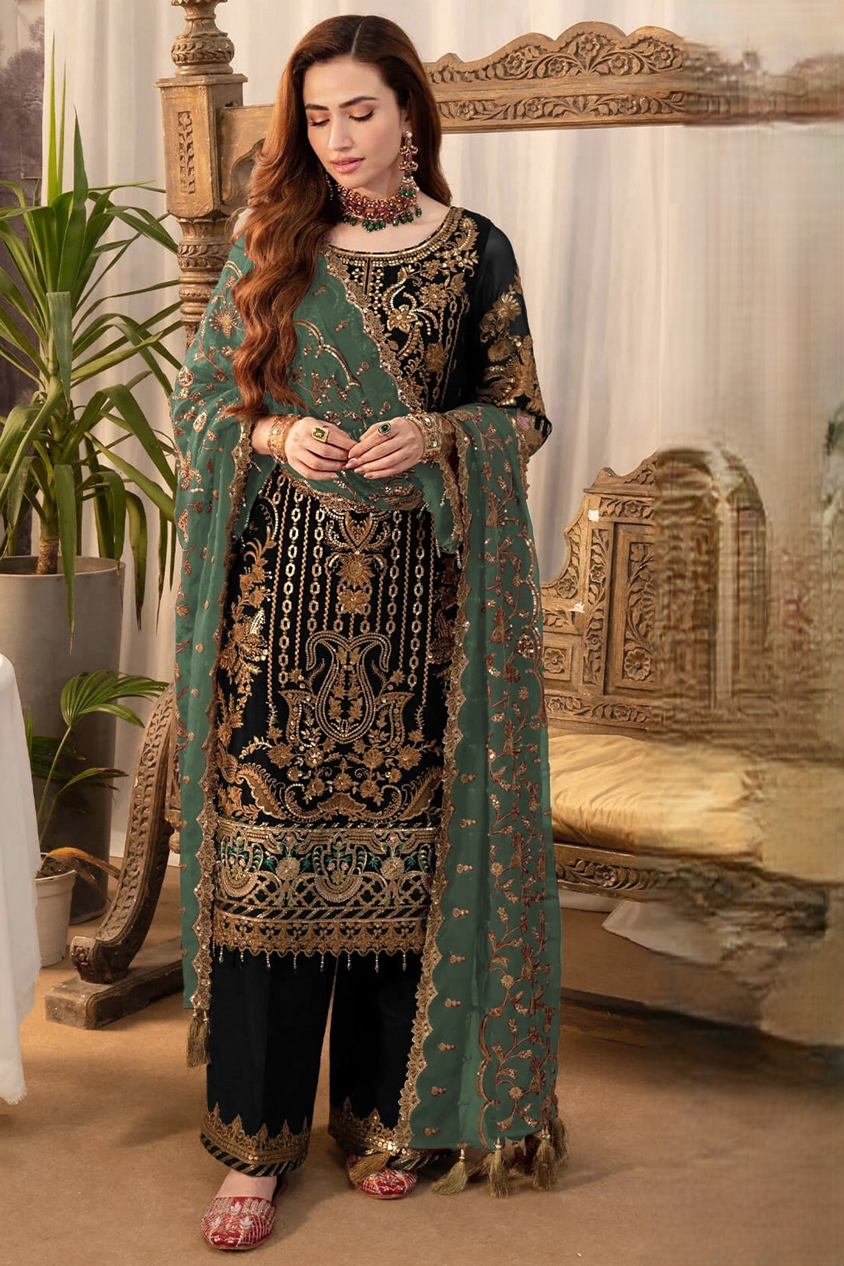 Black Georgette Kameez With Pant For Indian & Pakistani Wedding Festival - Thread & Sequence Embroidery