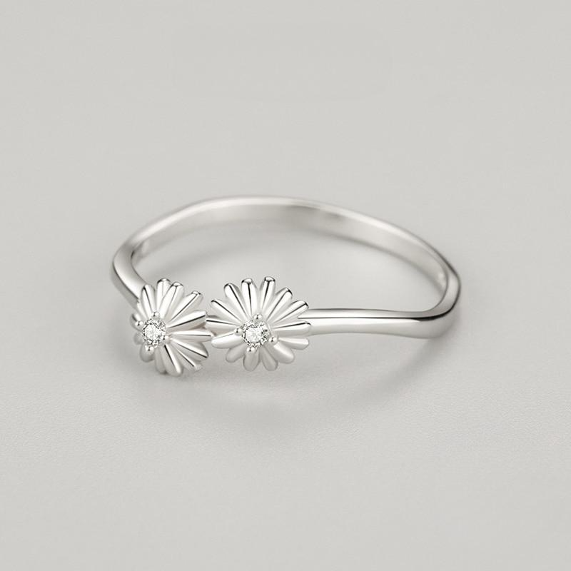 925 Sterling Silver Beautiful Daisy Flower Finger Ring For Women - Simple Design Fine Hypoallergenic Jewelry