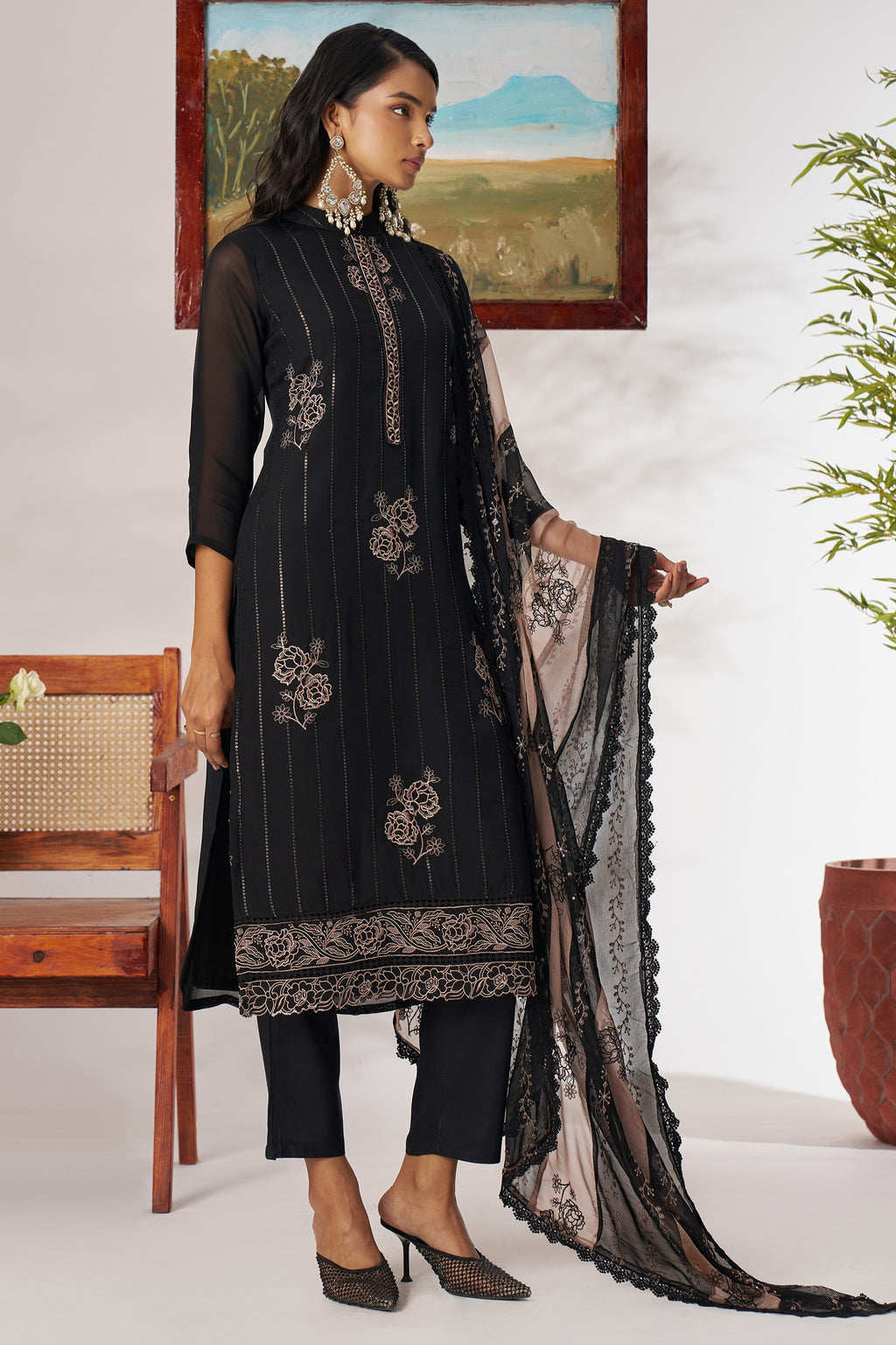 Black Organza Kameez With Pant For Indian & Pakistani Wedding Festival - Thread Embroidery Work