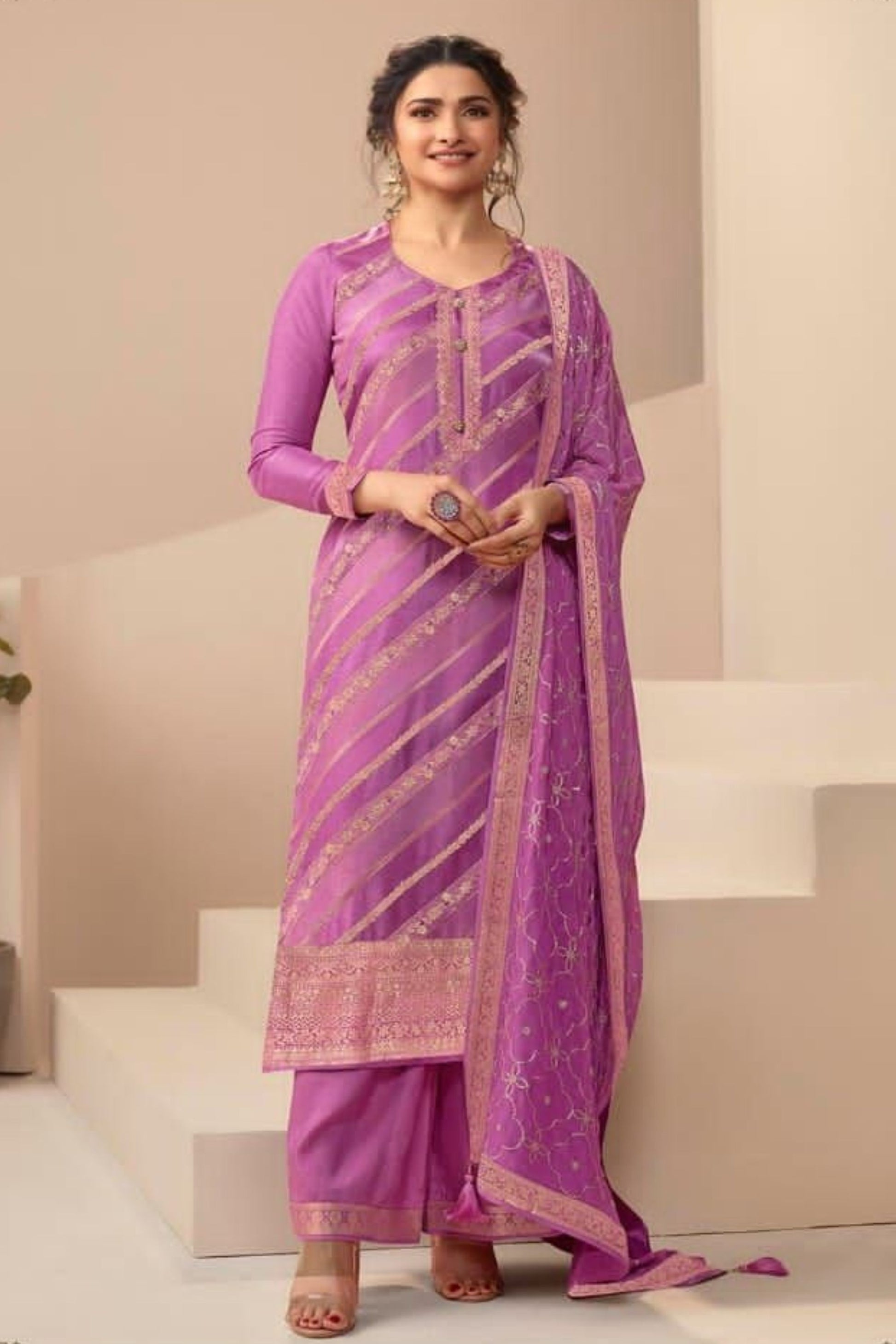 Light Magenta Zari Dola Jacquard Salwar Kameez Suit For Indian Festivals & Pakistani Weddings Dress