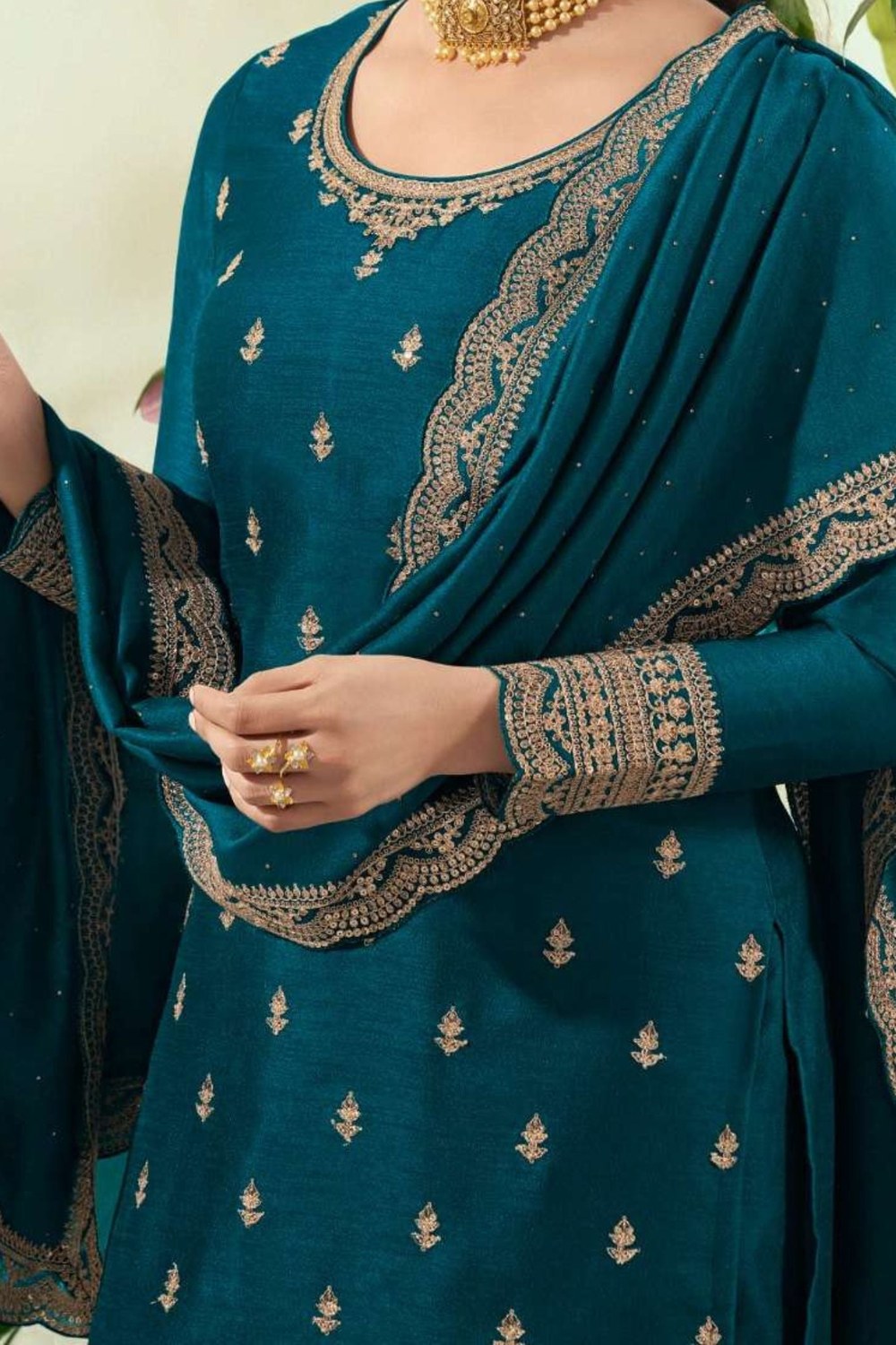 Teal Georgette Silk Kameez with Pant Suit For Indian Festivals & Weddings - Thread Embroidery Work - hem and footwear detail