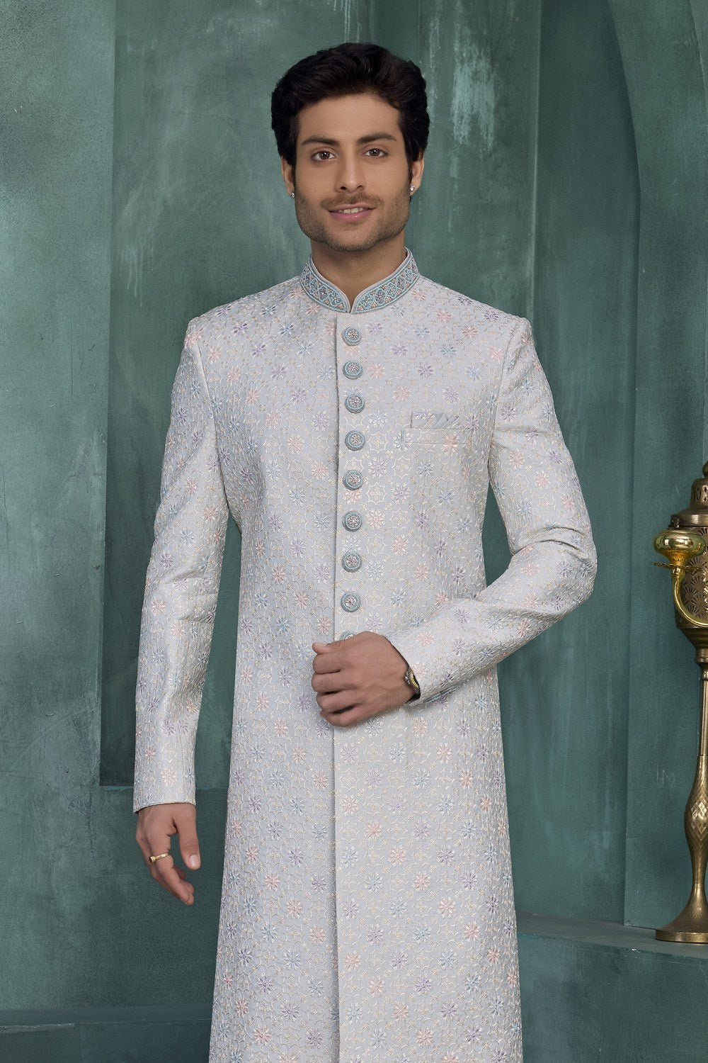 Pale Purple Men's Kurta and Pajama - Sherwani with Thread Embroidery - close-up view
