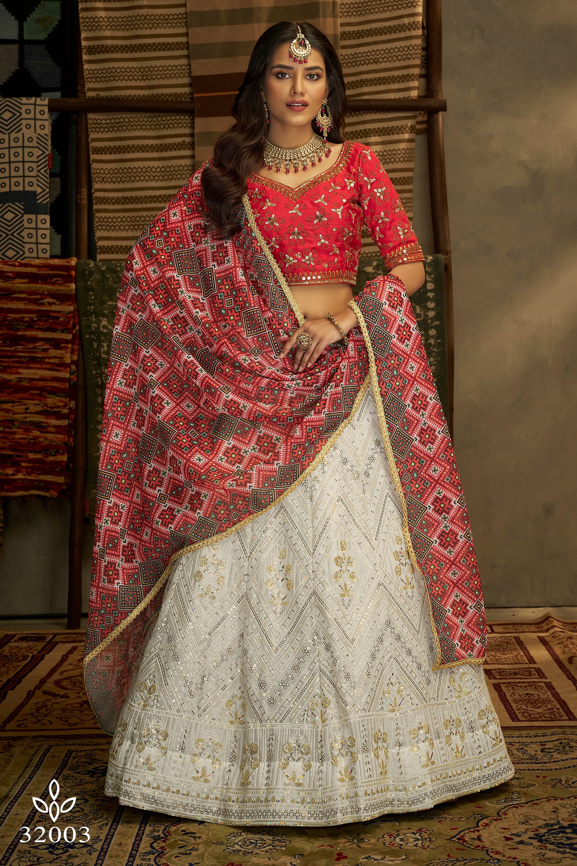 Punjabi | Lehenga designs simple, Wedding blouse designs, Traditional blouse  designs